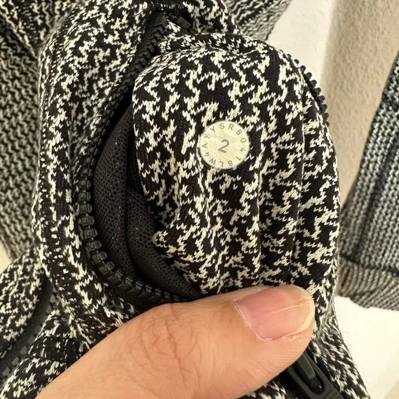 Lululemon define zip up jacket Sz 2 - Picture 6 of 8